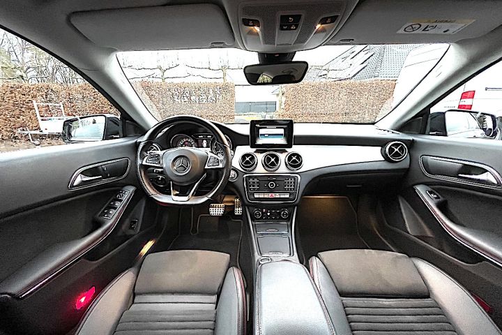 Mercedes CLA 200d AMG Afbeelding 17